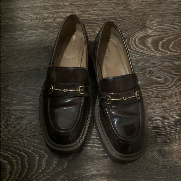 Sam Edelman Brown Loafers with Gold Accent - Picture 3 of 3